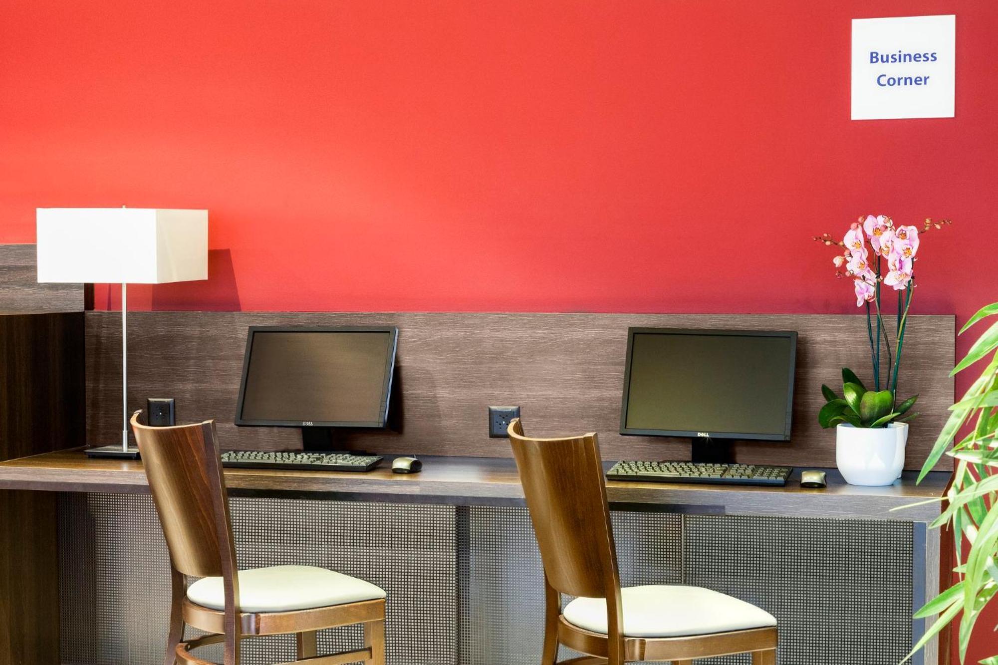 Hotel Express Zuerich Airport By Ihg
