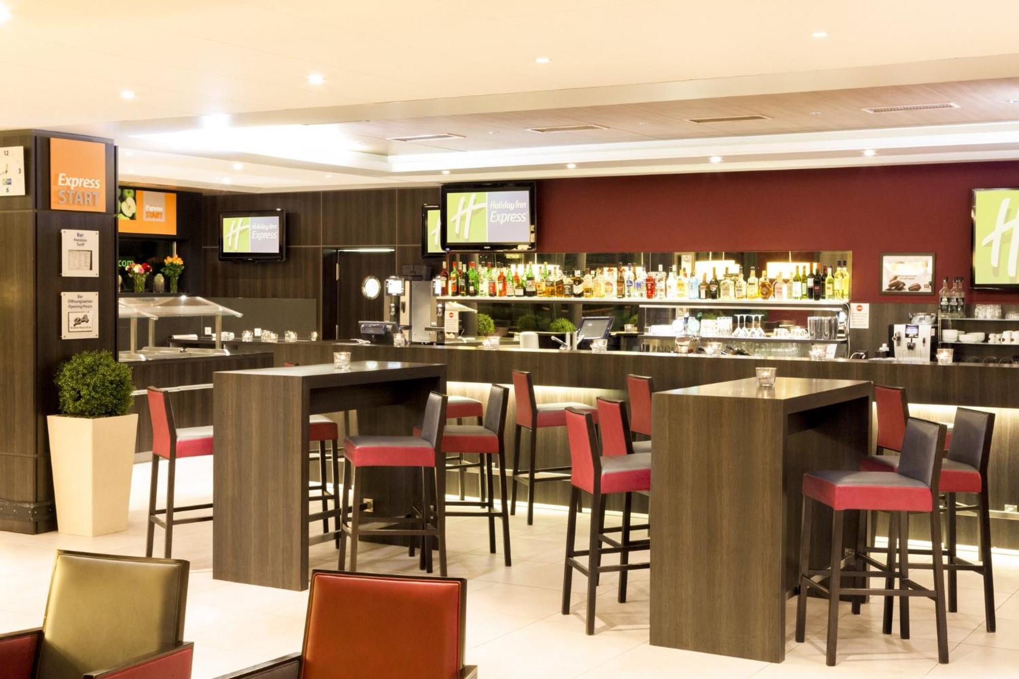 Express Zuerich Airport By Ihg Hotel Rumlang