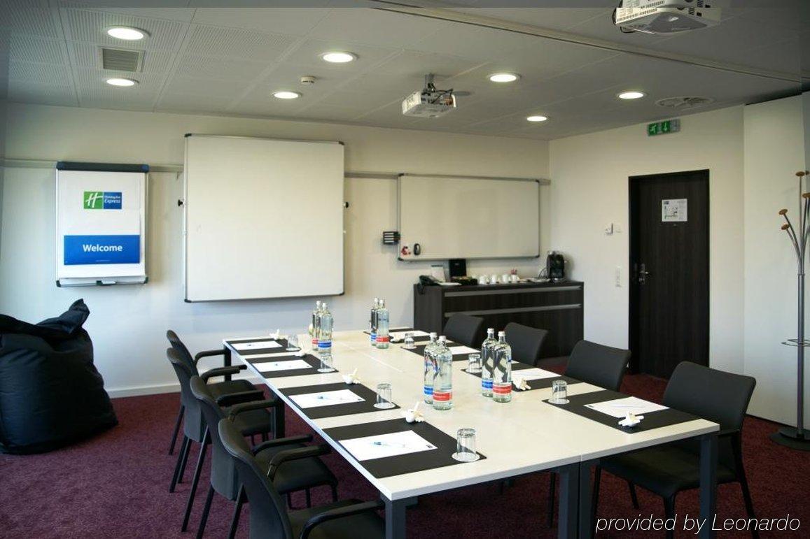 Express Zuerich Airport By Ihg 3*